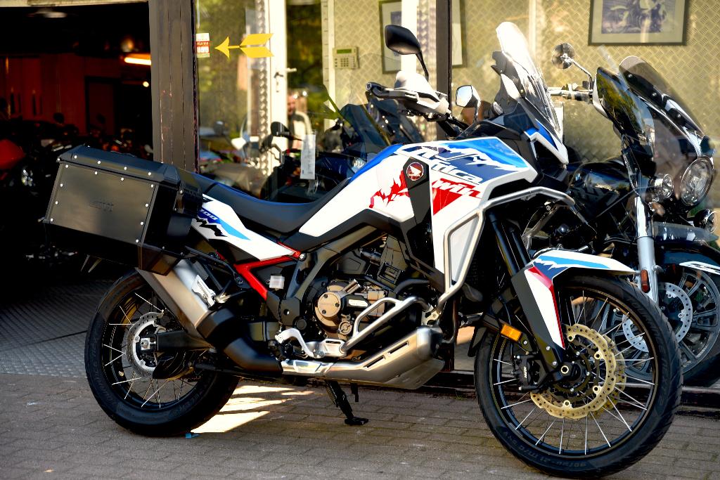 HONDA CRF1100 AFRICA TWIN ES DCT ***MOTOVERTE.BE***, Handvatverwarming, 2 cilinders, Occasion, Bedrijf
