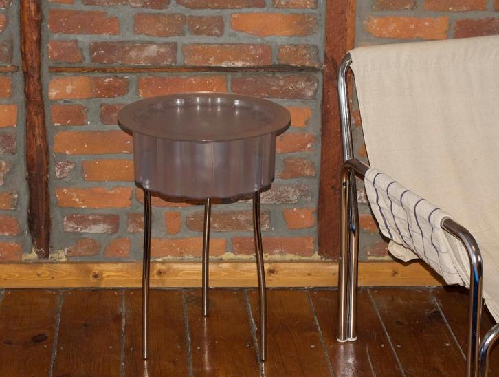 IKEA HATTEN tafel, Huis en Inrichting, Tafels | Salontafels, Gebruikt, 50 tot 75 cm, Minder dan 50 cm, Rond, Metaal, Overige materialen