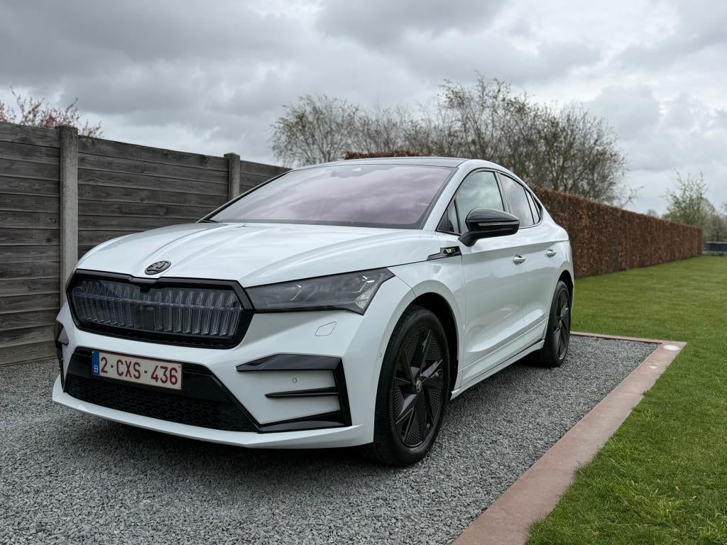 Enyaq Coupé RS 82kWh 4x4–Full options + trekhaak, Auto's, Skoda, Zwart, Wit, Leder, 5 zetels