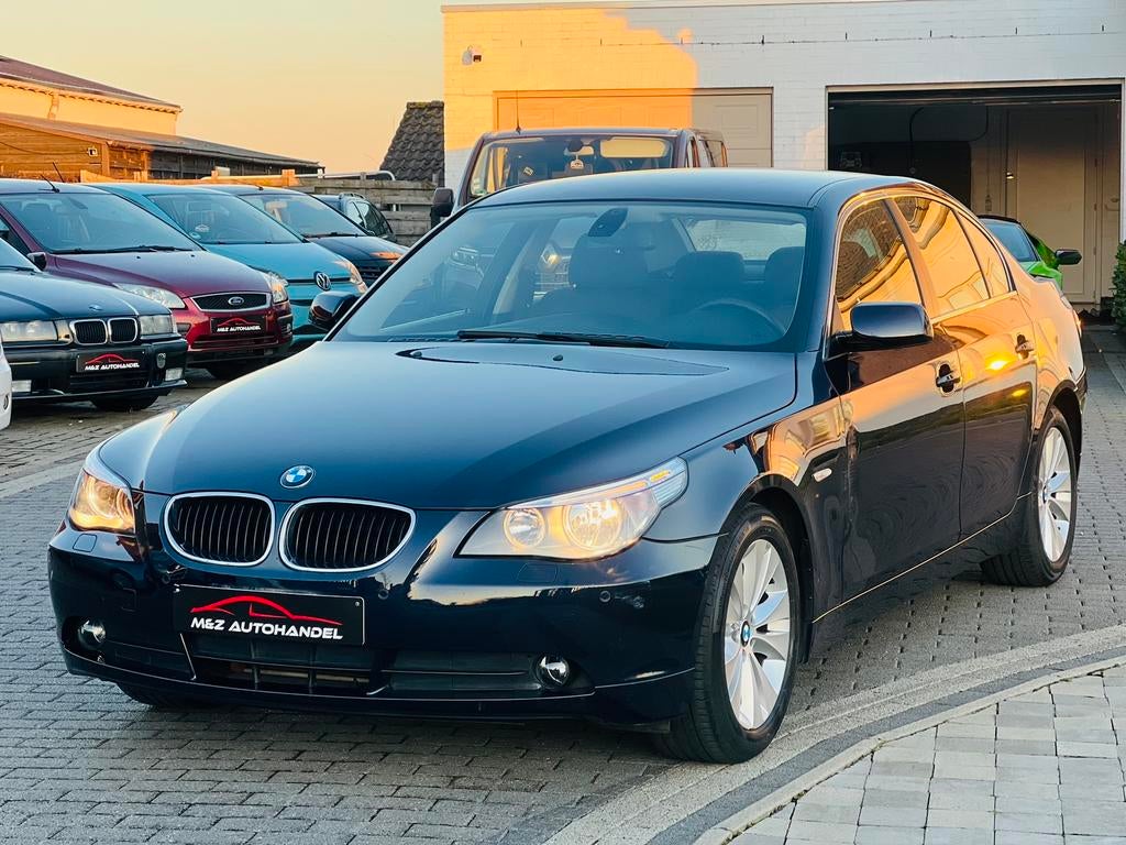 BMW 520i * 16.000 KM !! * NIEUW !! * 6 CILINDER * 1 ste eign, Auto's, Blauw, Bedrijf, 5 deurs, Euro 4