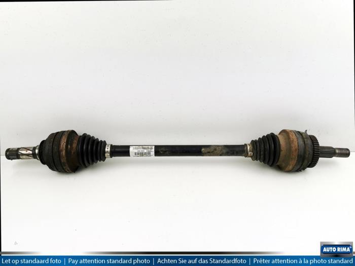 Arbre de transmission arrière droit d'un Volvo V70, Autos : Pièces & Accessoires, Freins & Transmission, Volvo, Utilisé, 3 mois de garantie