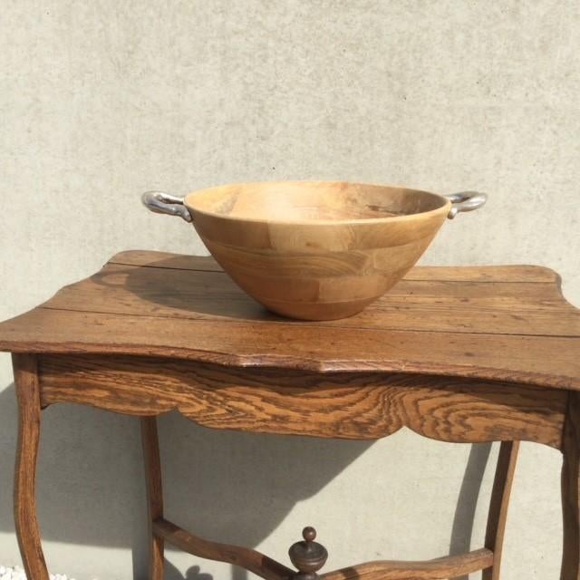 Houten schaal met alu handvatten, Huis en Inrichting, Woonaccessoires | Schalen en Manden, Ophalen, Schaal, Rond, Zo goed als nieuw