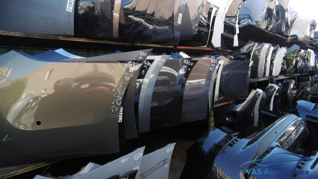 Partij   140 stuks  , voor en achterbumpers van jonge BMW, Ophalen, Gebruikt, -, Voor