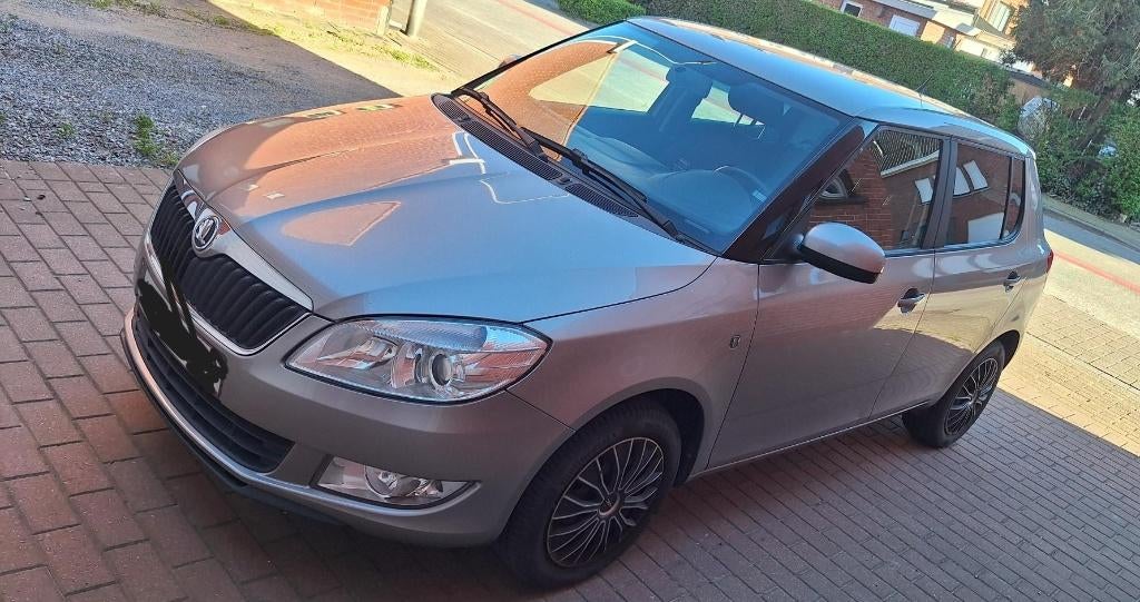 Skoda Fabia 1.2 TSI Ambition, Auto's, Skoda, Particulier, Fabia, Benzine, Euro 5, Stadsauto, 5 deurs, Handgeschakeld, Beige, Zwart
