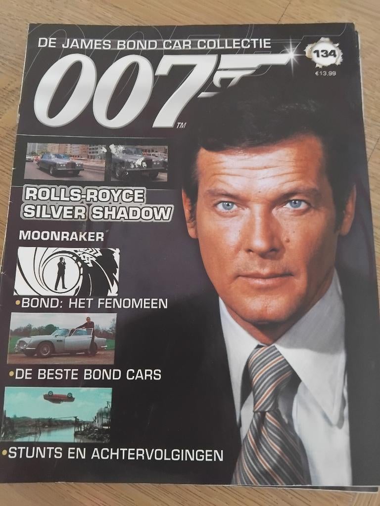 James Bond Car Collection – 28 Losse Boekjes (Eaglemoss), Hobby en Vrije tijd, Modelauto's | 1:43, Ophalen, Zo goed als nieuw