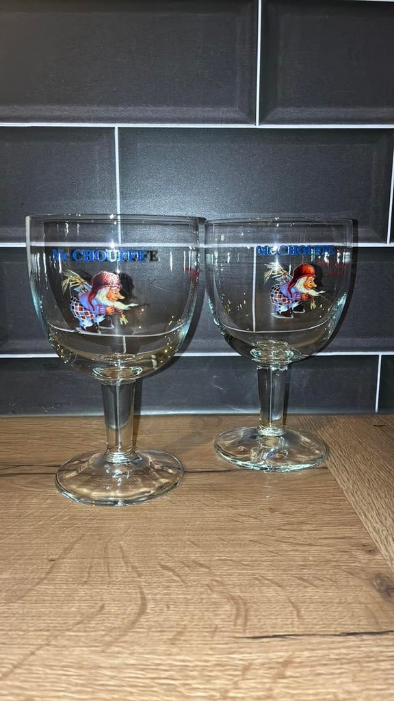 2x Mc Chouffe glazen, Ophalen, Zo goed als nieuw