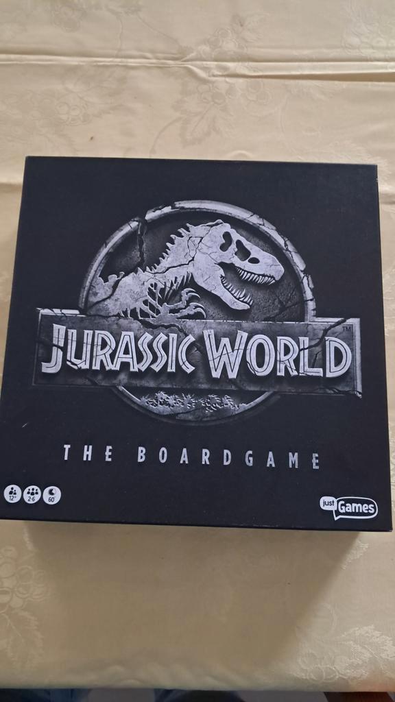 Jeux de société " Jurrasic World the boardgame" comme neuf, Hobby en Vrije tijd, Gezelschapsspellen | Bordspellen, Zo goed als nieuw