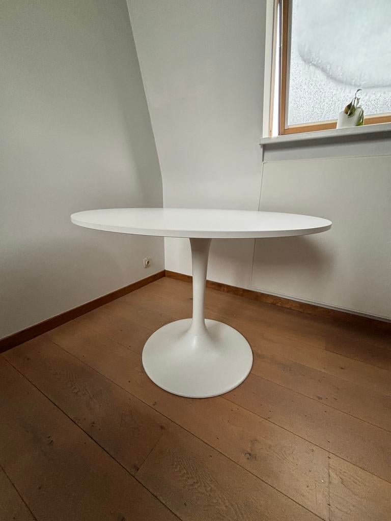 Docksta tafel, Huis en Inrichting, Tafels | Statafels, Ophalen, Zo goed als nieuw