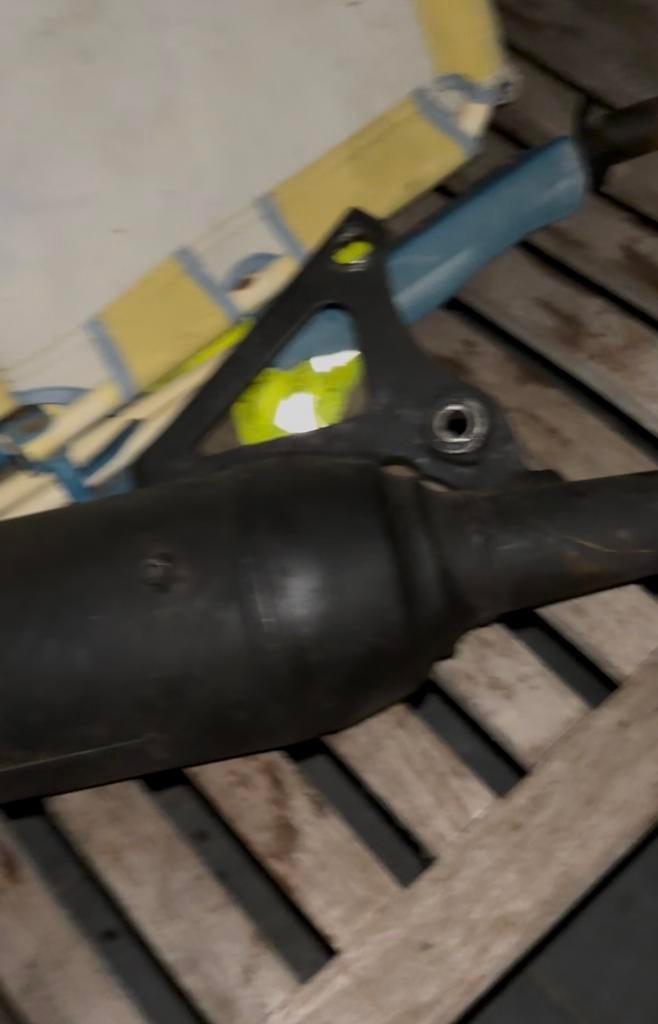 Mbk booster uitlaat origineel! Verticaal, Fietsen en Brommers, Ophalen of Verzenden, Zo goed als nieuw, Uitlaat