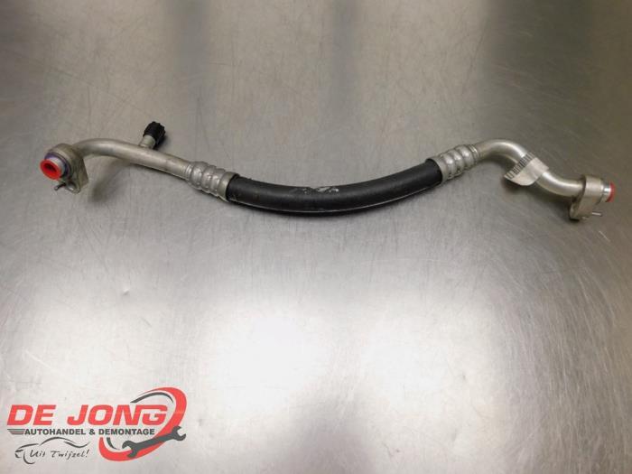 Tuyau clim d'un Mercedes Vito, 3 mois de garantie, Utilisé, -, -