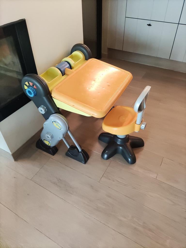 Kinder bureau met stoel, Ophalen, Gebruikt