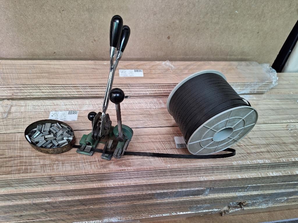 Appareil de cerclage manuel avec bobine, Enlèvement