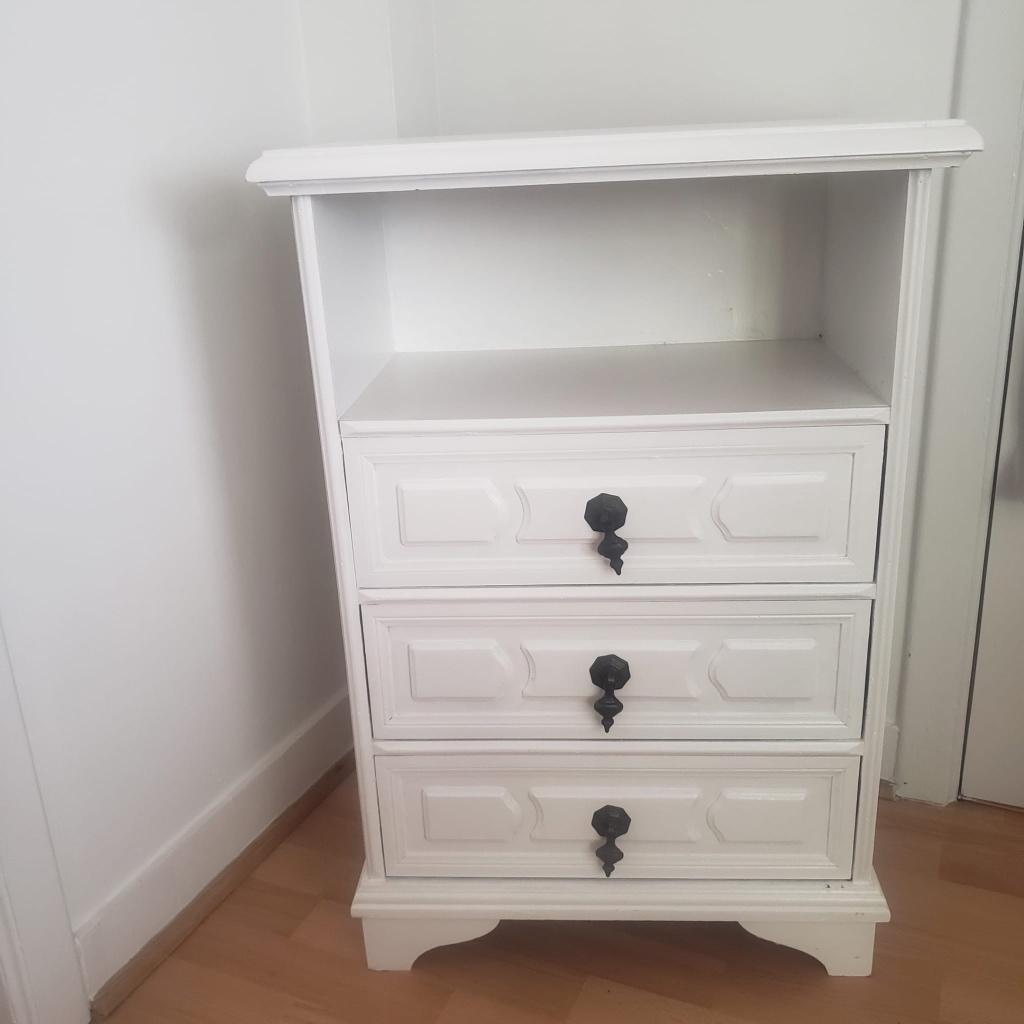 Petite commode d’entrée, Enlèvement