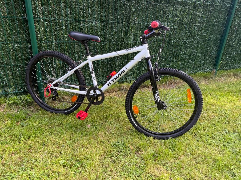 VTT Décathlon Rockrider 300, Vélos & Vélomoteurs, Vélos | Vélos pour enfant, Decathlon, France, Frein sur jante, https://www.decathlon.be/fr/tous-les-sports/velo/velo-enfant/f-brand_btwin_rockrider/f-taille-de-roue_24