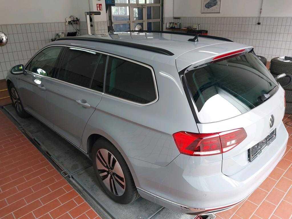 Volkswagen Passat Variant GTE 1.4 TSI PHEV 218PK Automaat 20, Auto's, Automaat, Gebruikt, Bedrijf, Break
