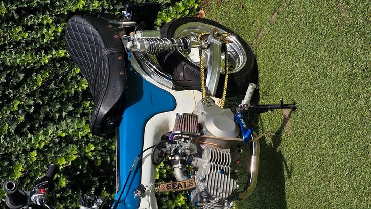 Moto dax 160cc Two-Tone color, Fietsen en Brommers, Brommers | Overige merken, Zo goed als nieuw, Ophalen