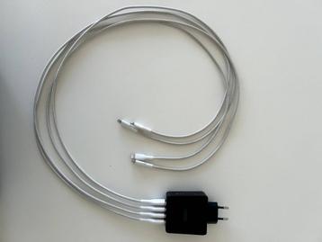 Turbo power adapter met 4 USB-poorten, en 4 oplaadkabels beschikbaar voor biedingen