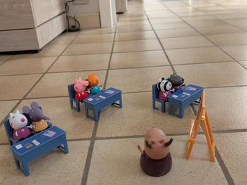 peppa pig schoolset beschikbaar voor biedingen