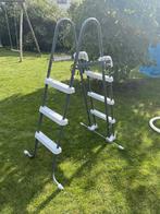 Intex Zwembadtrap, hoogte 1,1 m met veiligheidssysteem, Ophalen, Zo goed als nieuw