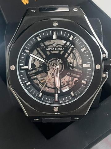 Horloge Alpha Siera beschikbaar voor biedingen