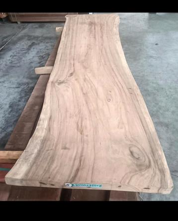 SUAR dienblad van massief hout beschikbaar voor biedingen