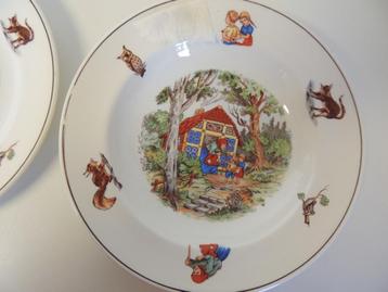 oude kinder bordjes (diep en plat) met "hans en grietje" beschikbaar voor biedingen