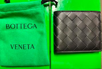 Bottega Veneta Intrecciato leren bifold portemonnee zwartora beschikbaar voor biedingen