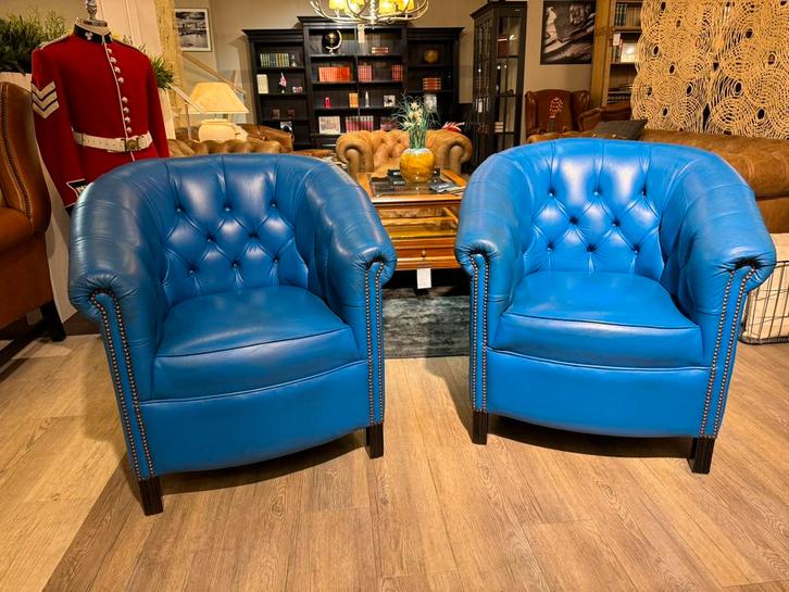 2 x Gave Springvale Chesterfield club fauteuils zetels Blauw, Antiek en Kunst, Antiek | Meubels | Stoelen en Sofa's, Ophalen of Verzenden