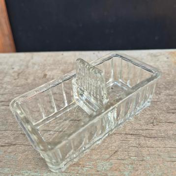 Zout en pepervaatje. VHF gegoten glas beschikbaar voor biedingen