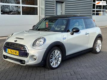 Mini Mini 2.0 Cooper S Chili, panormadak, harman kardon beschikbaar voor biedingen
