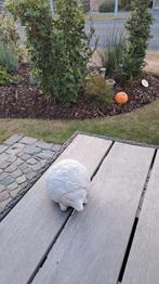 Klein egeltje, Ophalen, Nieuw, Beton, Dierenbeeld