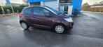 mooie ford ka titanium uitvoering met airco 85000 km, Voorwielaandrijving, 4 zetels, Stof, 4 cilinders