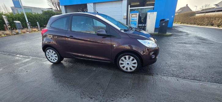 mooie ford ka titanium uitvoering met airco 85000 km, Auto's, Ford, Bedrijf, Te koop, Ka, ABS, Airbags, Airconditioning, Bluetooth