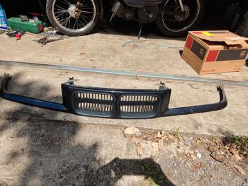 bmw e36 calandre+support phase 1 beschikbaar voor biedingen