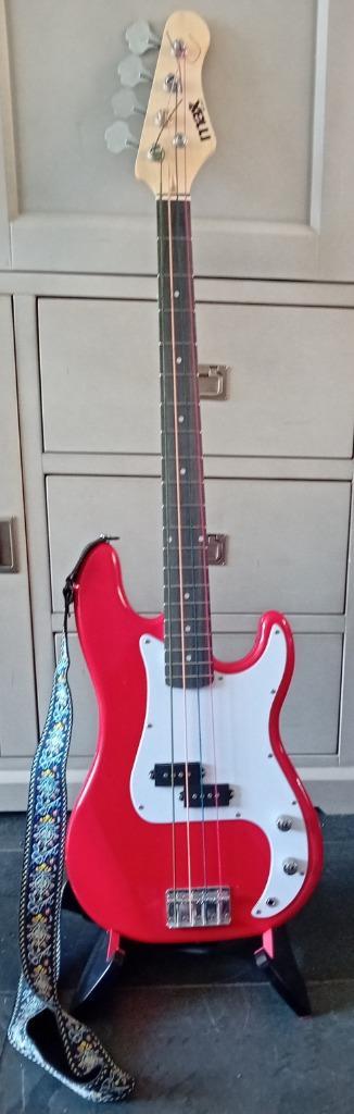 Gitaar beschikbaar voor biedingen