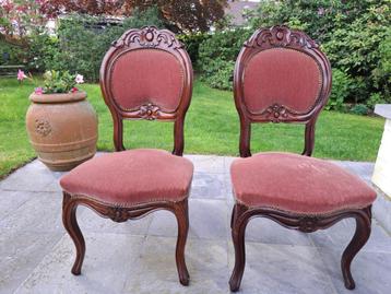 Twee antieke stoelen 