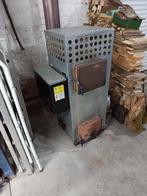 Brûle tout/poêle bois charbon huile, Huis en Inrichting, Kachels, Hout