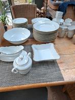 Wit eetservies met gouden randje, Antiek en Kunst, Antiek | Servies compleet, Ophalen
