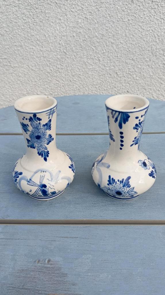 2 kleine vazen van Delft Deco hand painted Holland, Antiek en Kunst, Antiek | Vazen, Ophalen of Verzenden