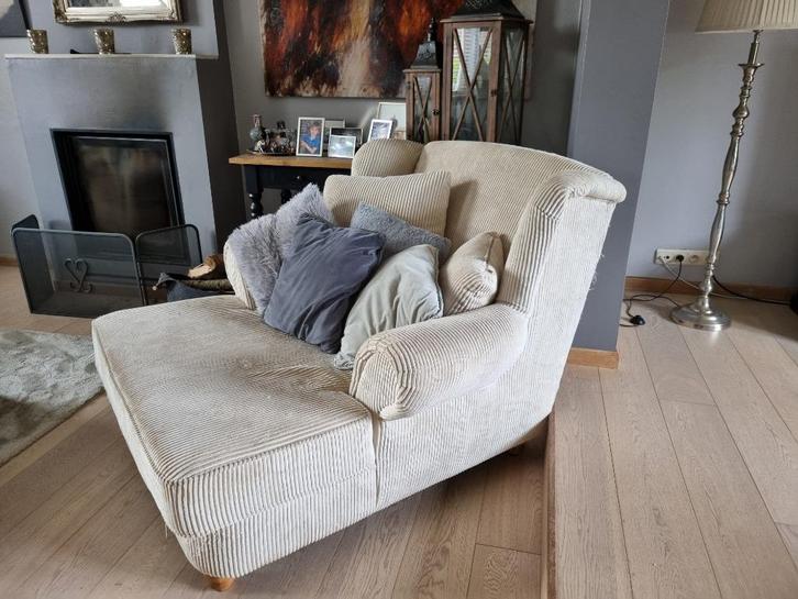 Ribfluwelen love seat – stijlvol, knus en supercomfortabel, Huis en Inrichting, Zetels | Zetels en Chaises Longues, Gebruikt, Eenpersoons