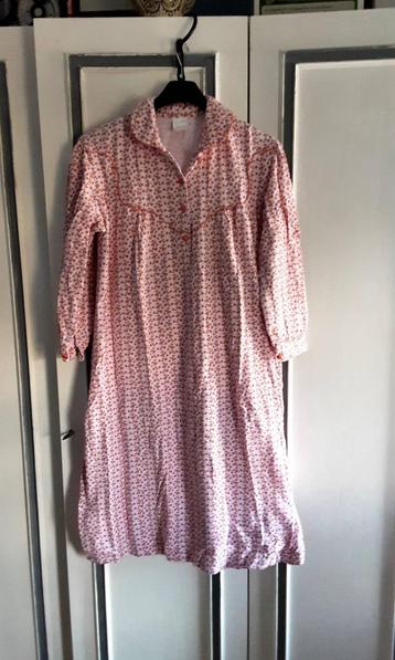 Robe de nuit taille S longue manches  beschikbaar voor biedingen