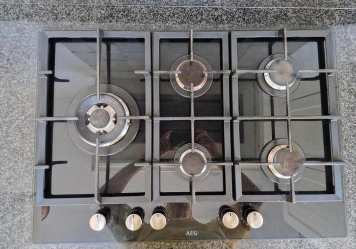 Gaskookplaat AEG (HKB75820NB) met krachtige wokbrander, Elektronische apparatuur, Fornuizen, Zo goed als nieuw, Ophalen