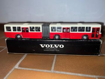 Volvo B10M 1:50 van NZG rode beschikbaar voor biedingen