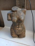 Vrouwelijk torso beeld vrouw in klei, Ophalen of Verzenden, Zo goed als nieuw