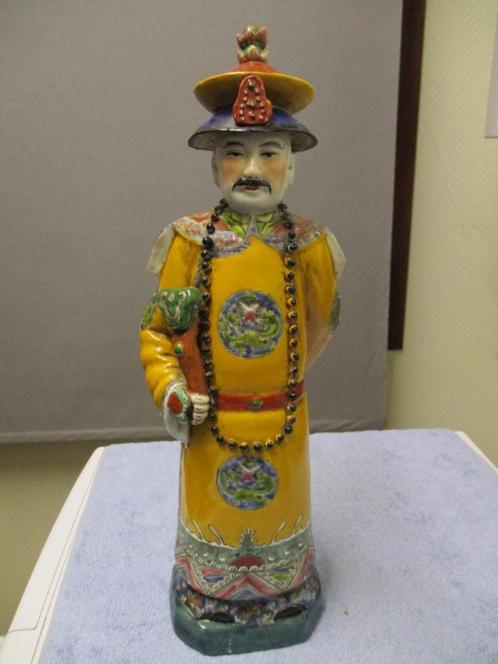 VINTAGE BEELD CHINESE KEIZER AMBACHTELIJK HANDGEMAAKT, Antiek en Kunst, Antiek | Porselein, Ophalen of Verzenden