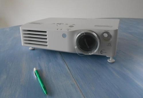 Projecteur Panasonic PT-AX200E, Audio, Tv en Foto, Beamers, Gebruikt, LCD, HD (720), Ophalen