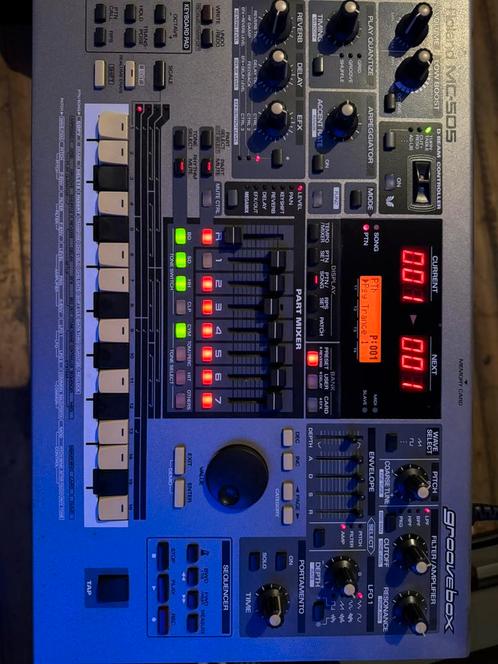 Roland mc-505 + memory card 128mb aanwezig, Muziek en Instrumenten, Synthesizers, Zo goed als nieuw, Roland, Verzenden