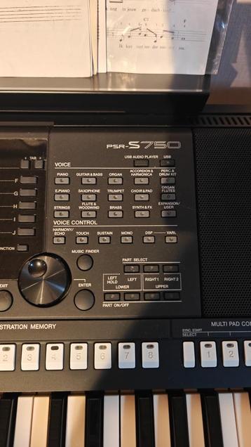 Keyboard  beschikbaar voor biedingen