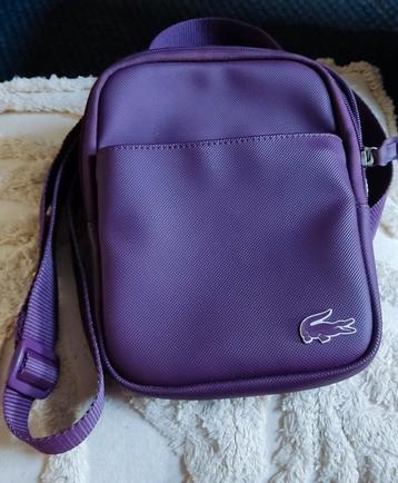 Sac bandoulière Lacoste  disponible aux enchères