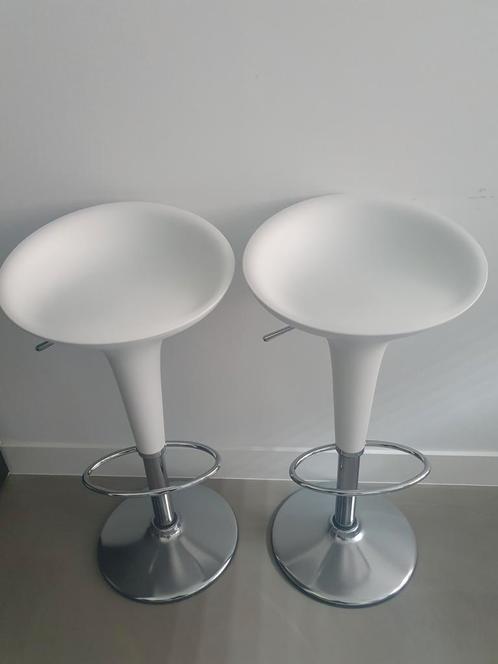 Originele BOMBO barkrukken van MAGIS (antraciet&wit), Huis en Inrichting, Barkrukken, Zo goed als nieuw, 60 tot 90 cm, Kunststof